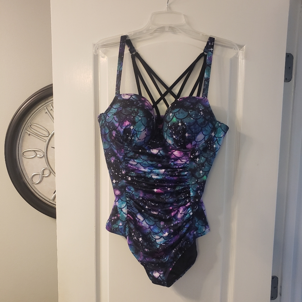 Torrid swim suit with built in bra O